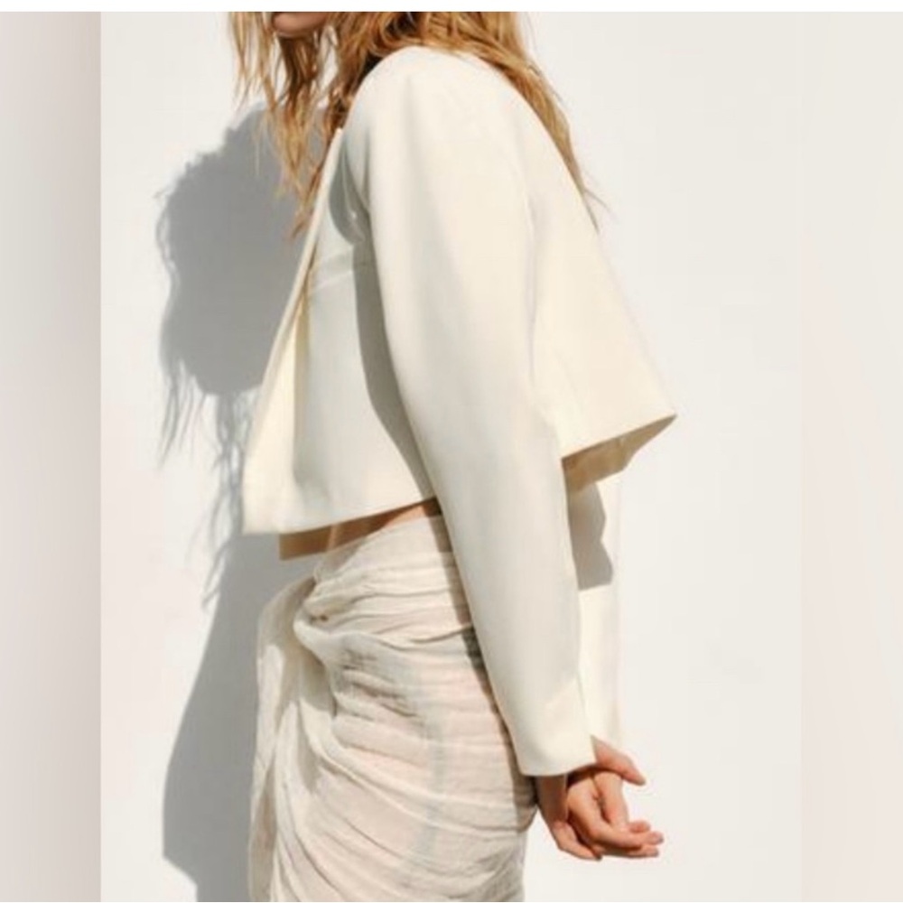 Zara cropped cream jacket, NWT